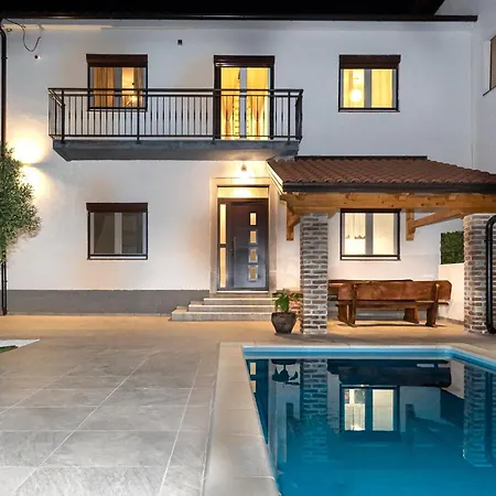 Antique Villa Novi Vinodolski